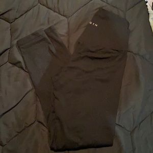 Black signature NVGTN legging